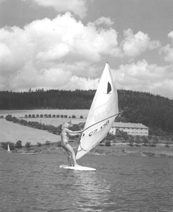JACHT7.JPG (30821 bytes)